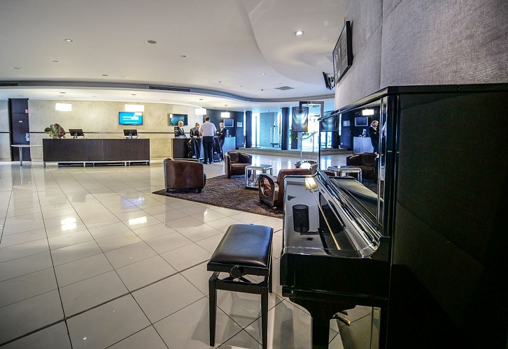 Hall réception + piano