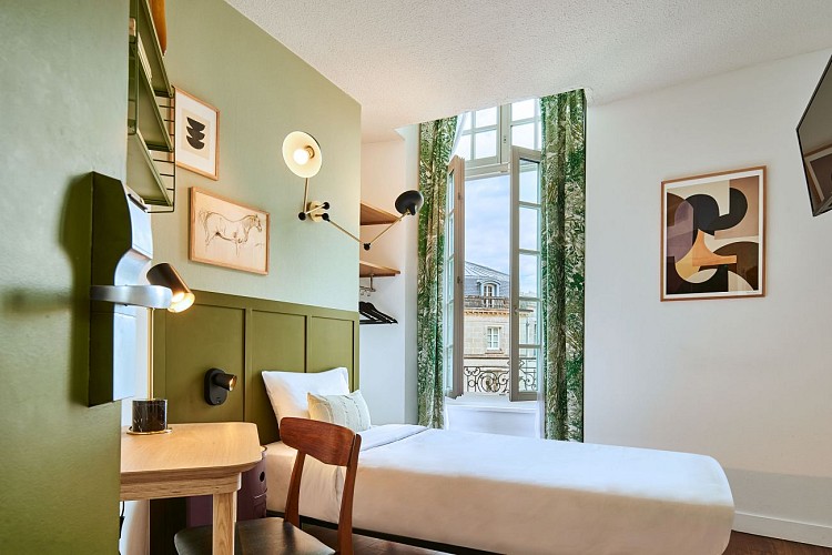 htelclmenceau_chambresimple_4_53662716459_o