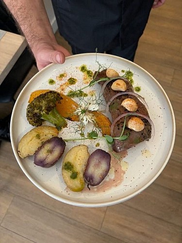 Onglet de boeuf ail confit @ Hubert BRISSON 258