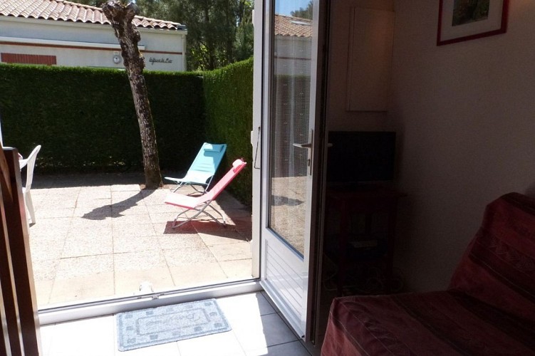 085MS002001 - MAIS 604