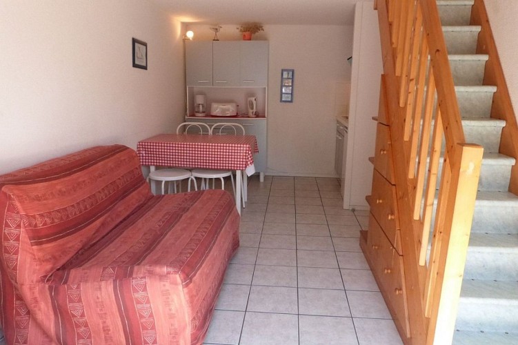 085MS002001 - MAIS 604