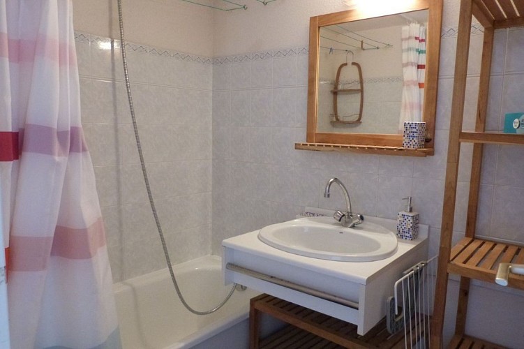 085MS002001 - MAIS 604