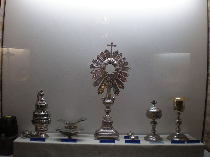 Le baptistère et le trésor