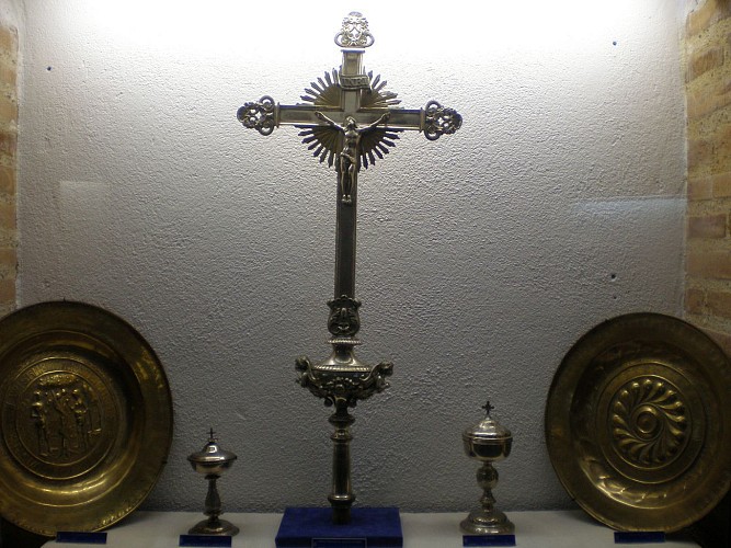 Le baptistère et le trésor