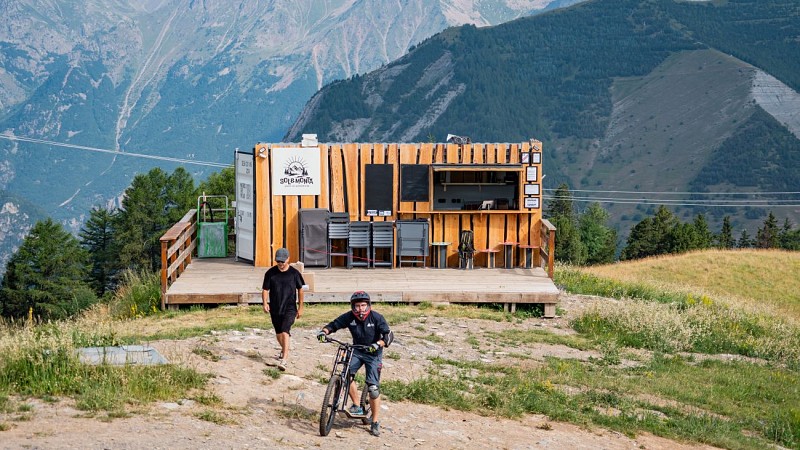 Sol&Monta - Snackbar op grote hoogte