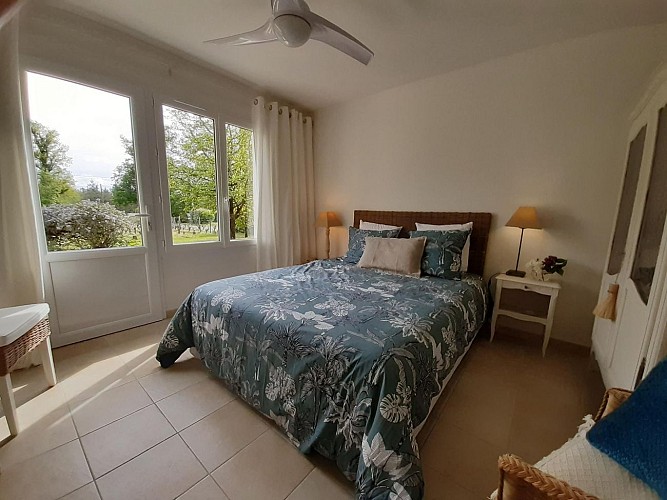 111-leniddanslavigne33-bnb1unit1-HLOAQU033V51098P-size2048