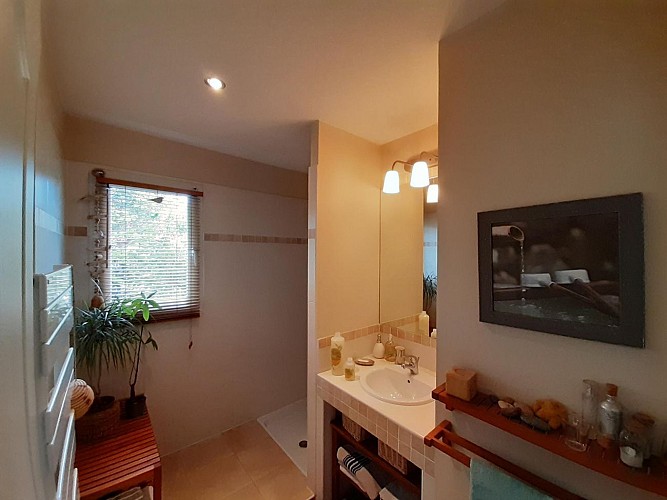 112-leniddanslavigne33-bnb1unit1-HLOAQU033V51098P-size2048