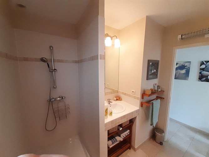 113-leniddanslavigne33-bnb1unit1-HLOAQU033V51098P-size2048