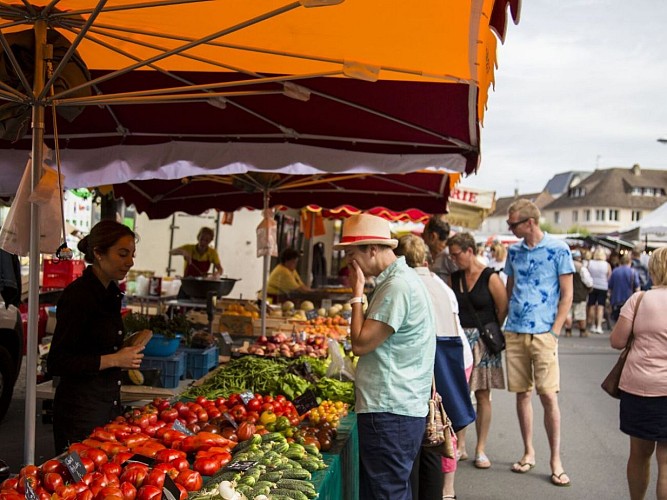 Marché hebdomadaire de Merville-Franceville
