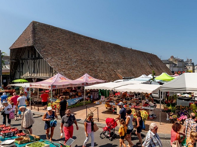 Marché hebdomadaire de Dives-sur-Mer