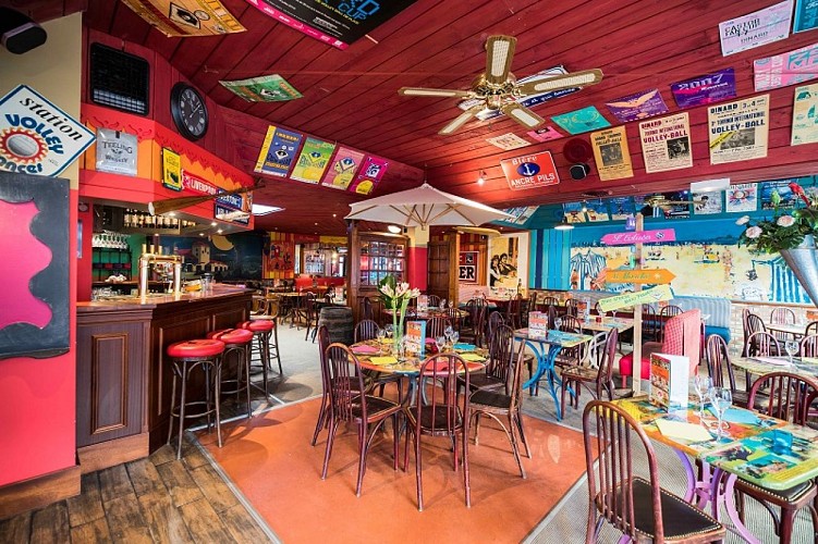 Salle-restaurant-Castor-Bellux-Dinard