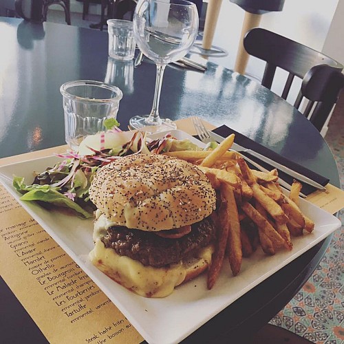 Le-Theatre-Saint-Lunaire-burger