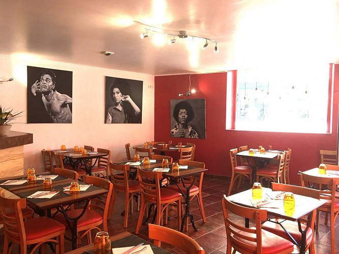 Chez Le Sarrazin Dinard - Intérieur Crêperie