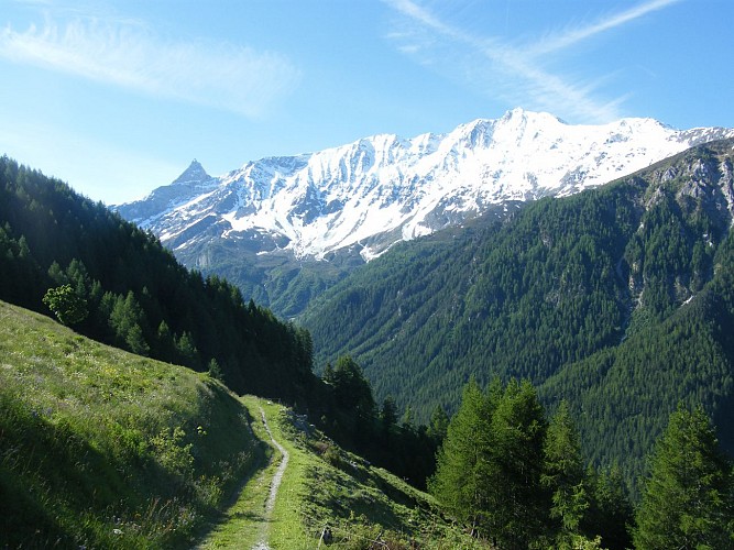 Vue panoramique sur la vallée du Ponthurin