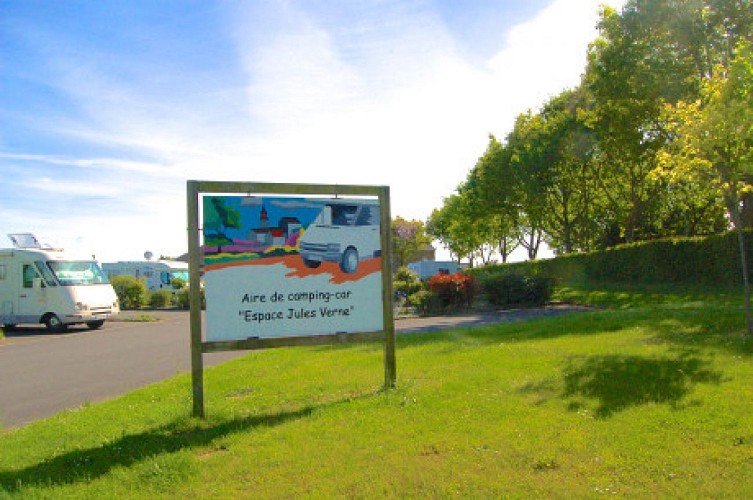 Entrée de l'aire de service de Saint-Brice-en-Coglès