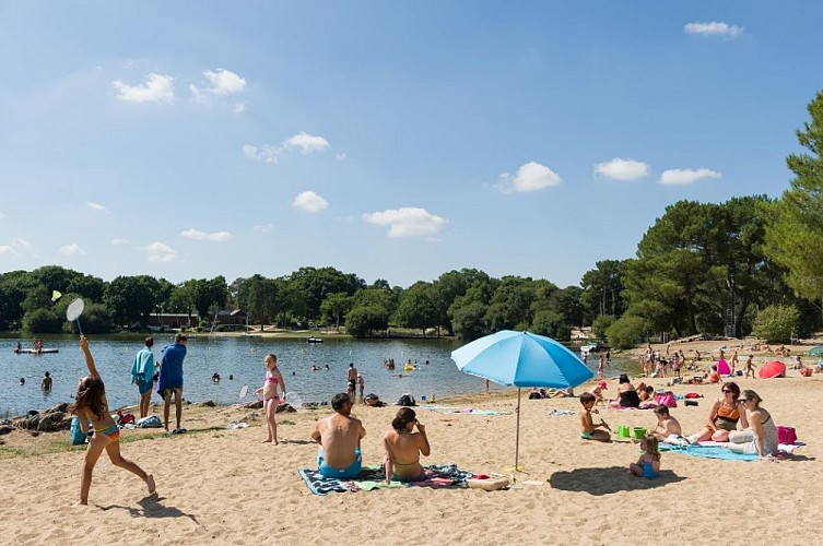 Plage du lac de Tremelin