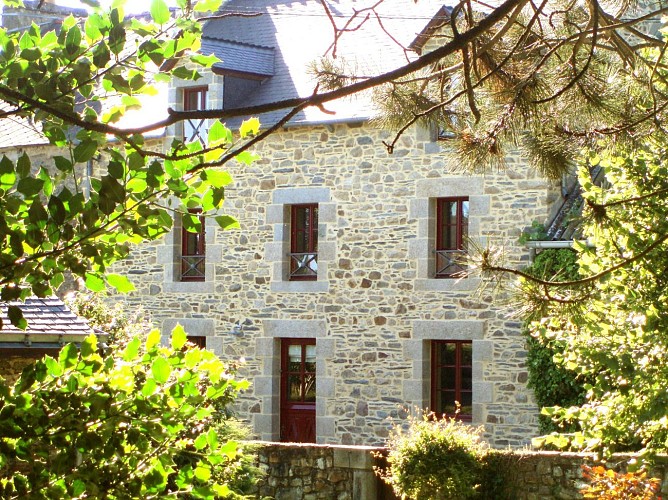 Gite l'artiste - Bains sur Oust