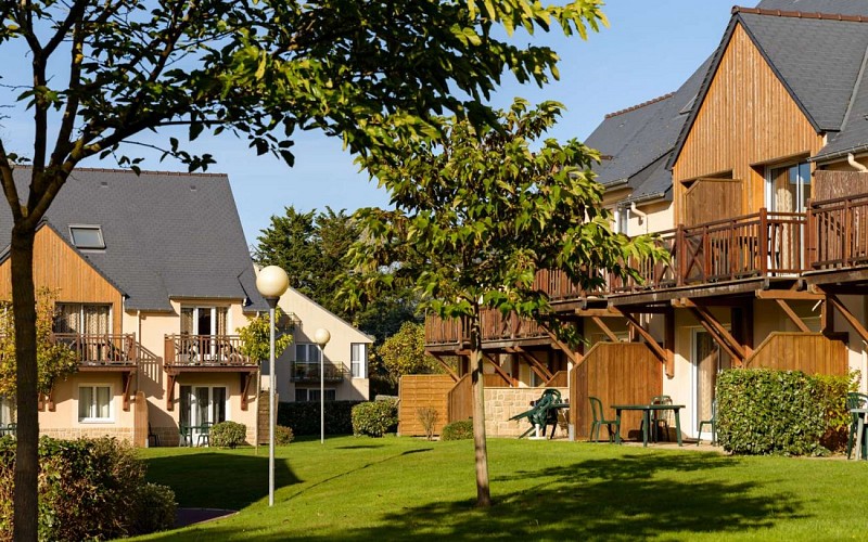 Residence-Lagrange-Les-Roches-Douvres-Saint-Briac-batiments
