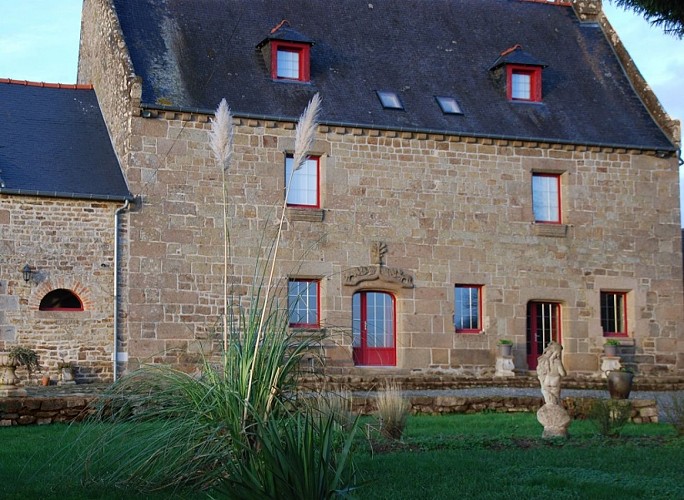Facade-Au-Domaine-de-Rimou