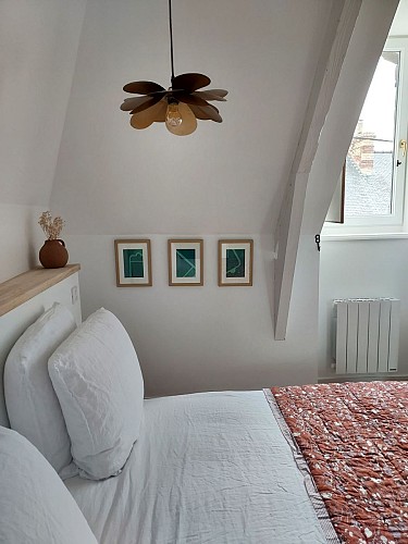 Maison_Triton_et_Porcelaine_saintcoulomb_photo_chambre_Emeraude_vuelit