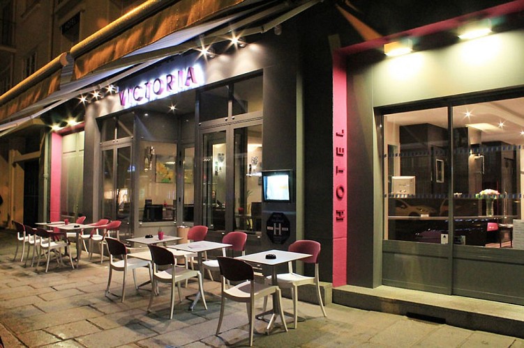 Le Victoria Rennes facade