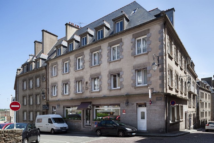 Ajoncs d'Or - devanture Cyril Folliot - StMalo