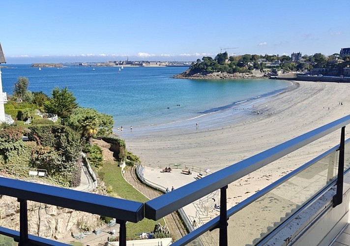 LE CRYSTAL PHOTO BROCHURE