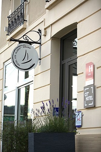 HOTEL LES ALIZES PHOTO BROCHURE