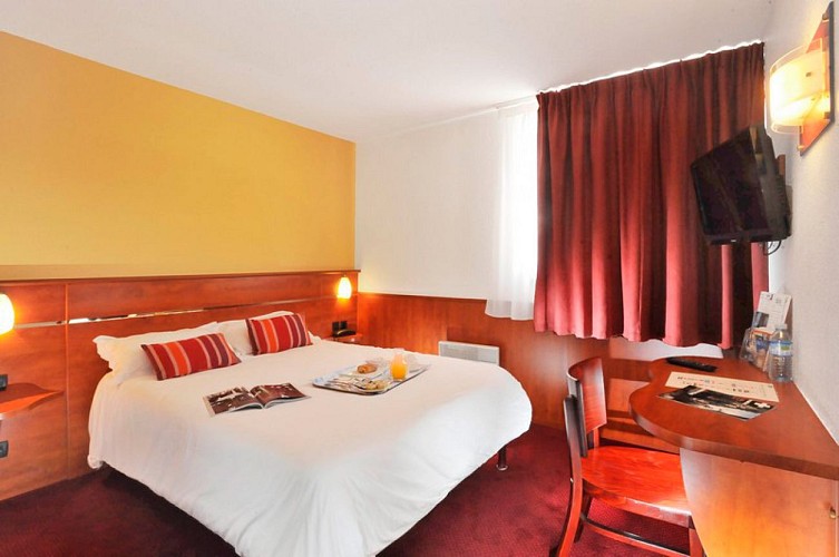 Hôtel-restaurant Brit Hotel le Villeneuve