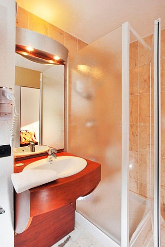 Hôtel-restaurant Brit Hotel le Villeneuve