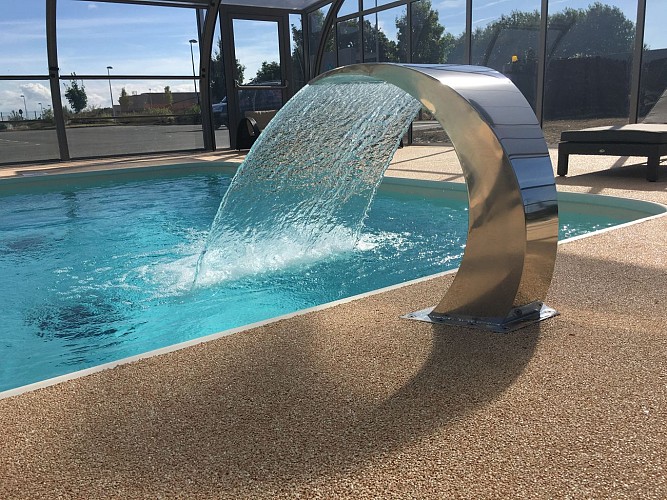 piscine hôtel Kyriad