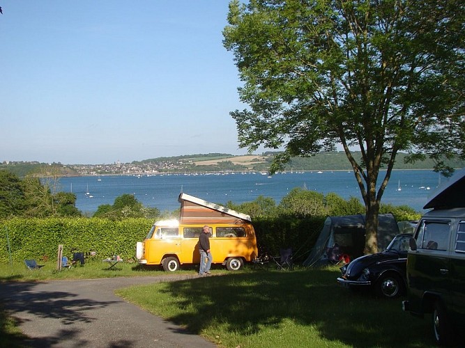 Camping-Le-Rivage-Le-Minihic-van