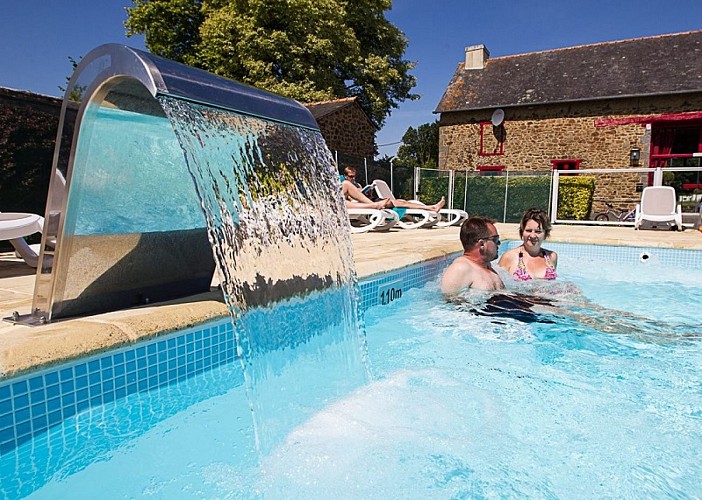 Campings-Domaine du Logis-La Chapelle aux Filtzméens