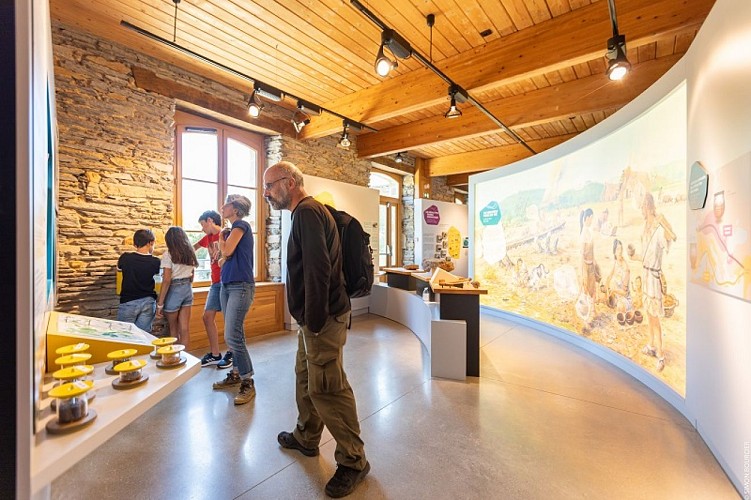 Maison_megalithe__Simon Bourcier_800px