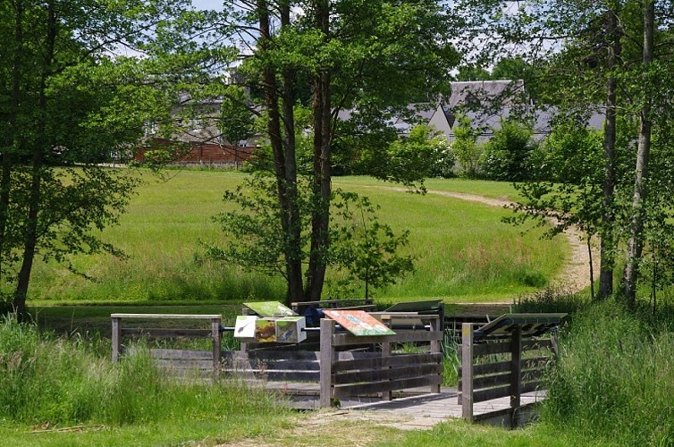 La passerelle du Jardin de l'eau