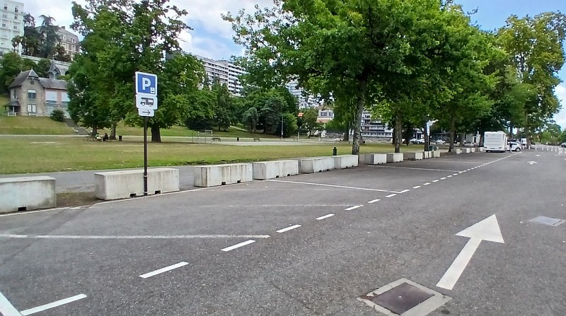 stade_tissie_aire_camping_car_pau_emplacements