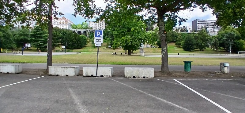 stade_tissie_aire_camping_car_pau_panneau