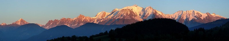 Vista panoramica sul Monte Bianco
