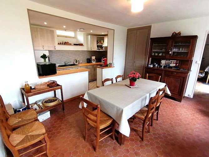 Meublé Beauregard - Fresnay-sur-Sarthe - cuisine / salle à manger