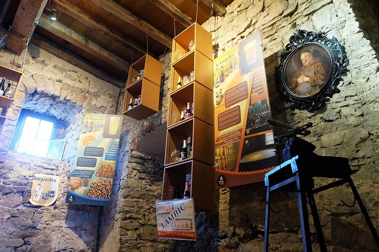 Avouerie - Anthisnes - Musée de la bière et du pékêt