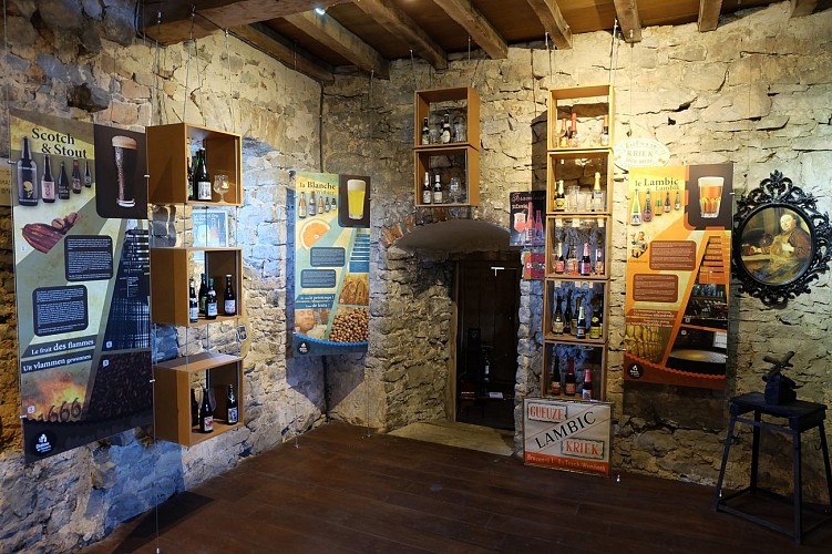 Avouerie - Anthisnes - Musée de bière et du pékêt