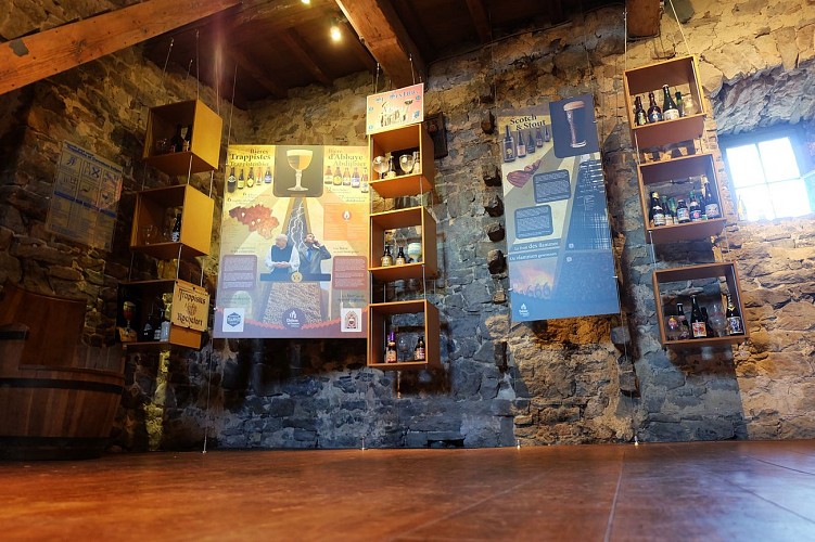 Avouerie - Anthisnes - Musée de la bière et du pékêt
