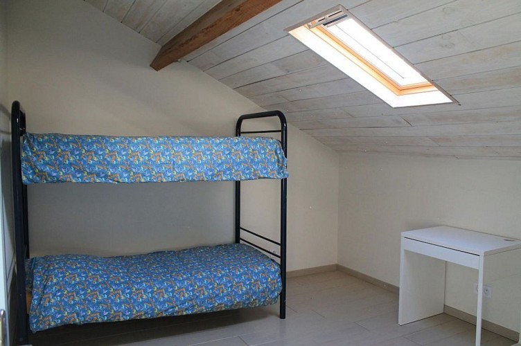 111-airial-thoumazic-azur-bnb1-HLOAQU040V50QGMO-size2048