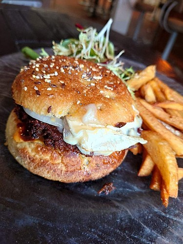 A-COTE-DU-SAINT-MARTIN-Burger-maison-2-jpg