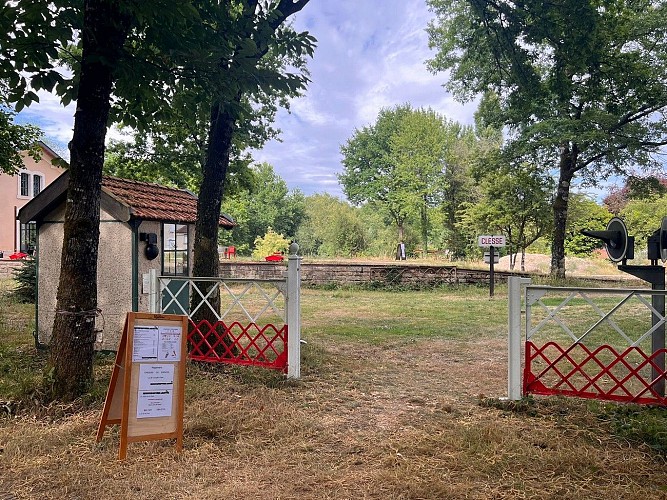 clesse-la-table-de-la-gare-entree