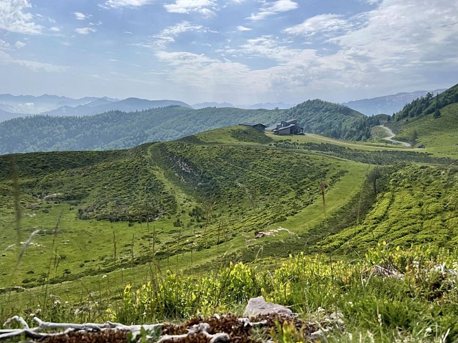 Randonnée à Issarbe, vue sur la vallée de Barétous et La Pierre Saint-Martin
