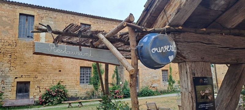Auberge Cadouin 2