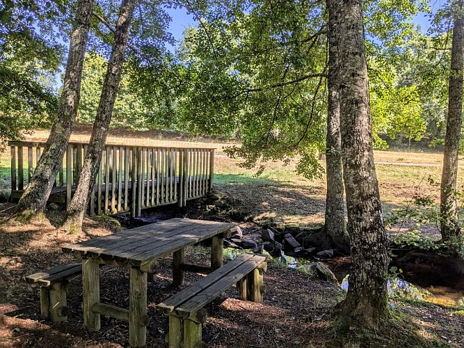 Aire de Pique-nique-Madranges ©M Clavaud (2)