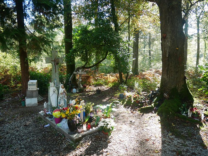 Tombe-à-la-fille-teillay-01