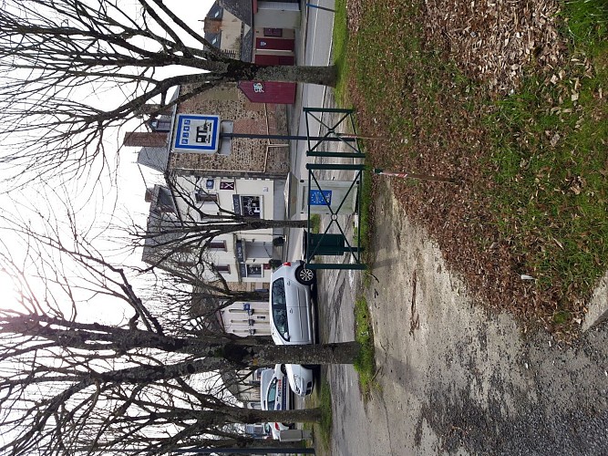 Aire de stationnement camping car - La Guerche-de-Bretagne (2)